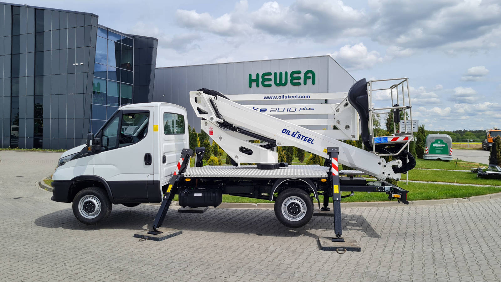 OIL & STEEL SNAKE 2010 H PLUS aerial work platform on Iveco Daily 35S14H 2.3 chassis (3.5 tons)