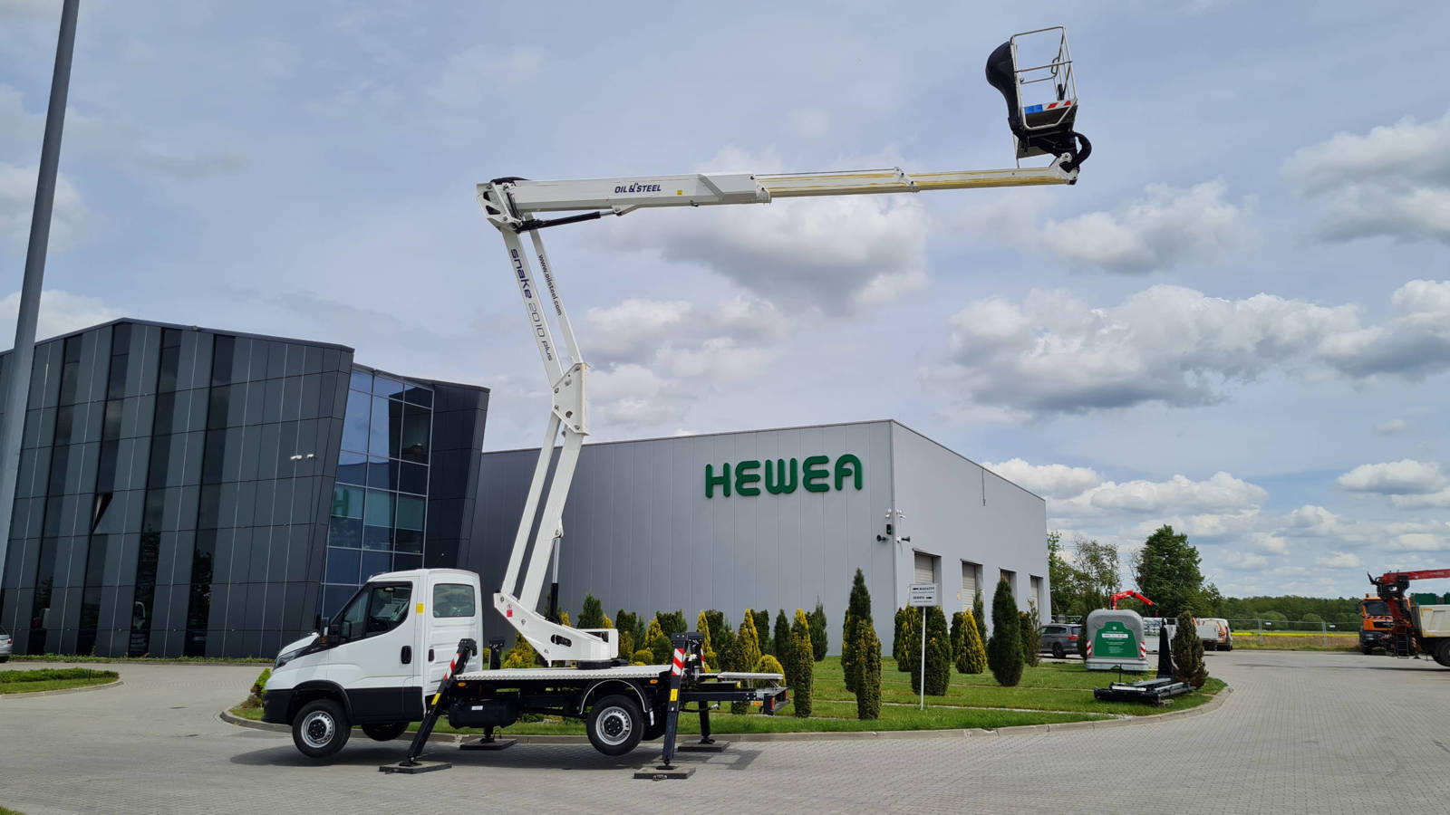 OIL & STEEL SNAKE 2010 H PLUS aerial work platform on Iveco Daily 35S14H 2.3 chassis (3.5 tons)