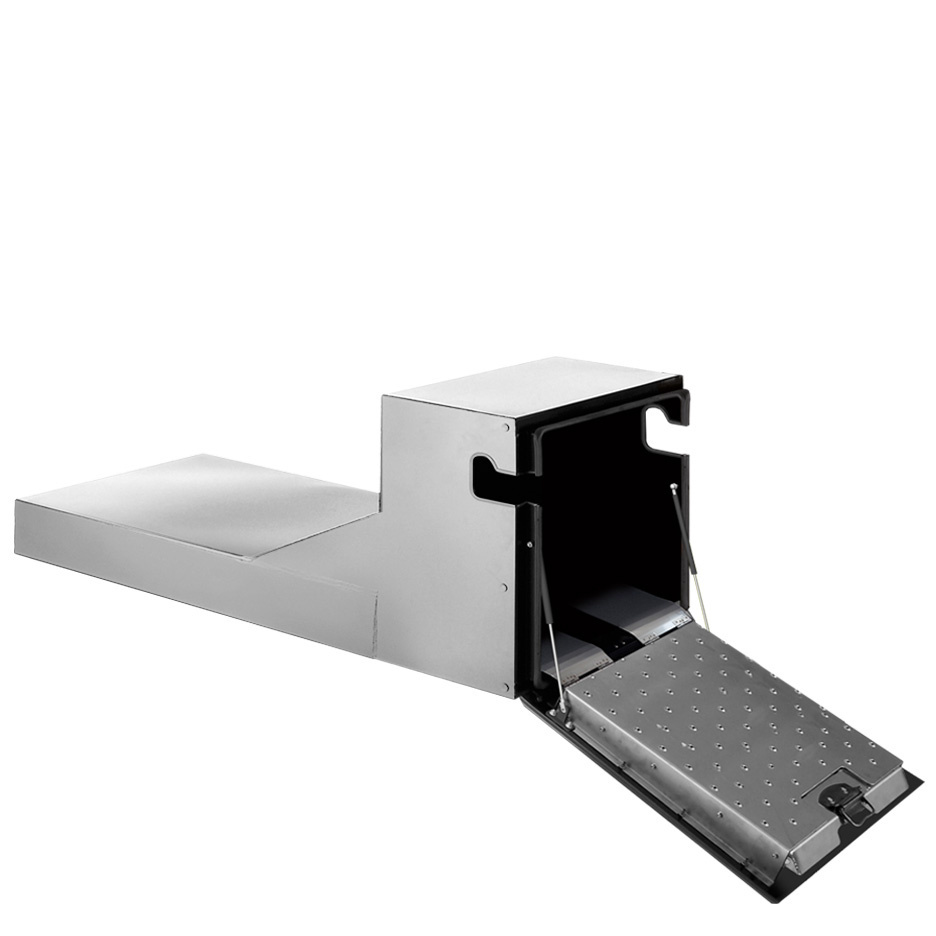 Stainless steel pallet box with access ramp