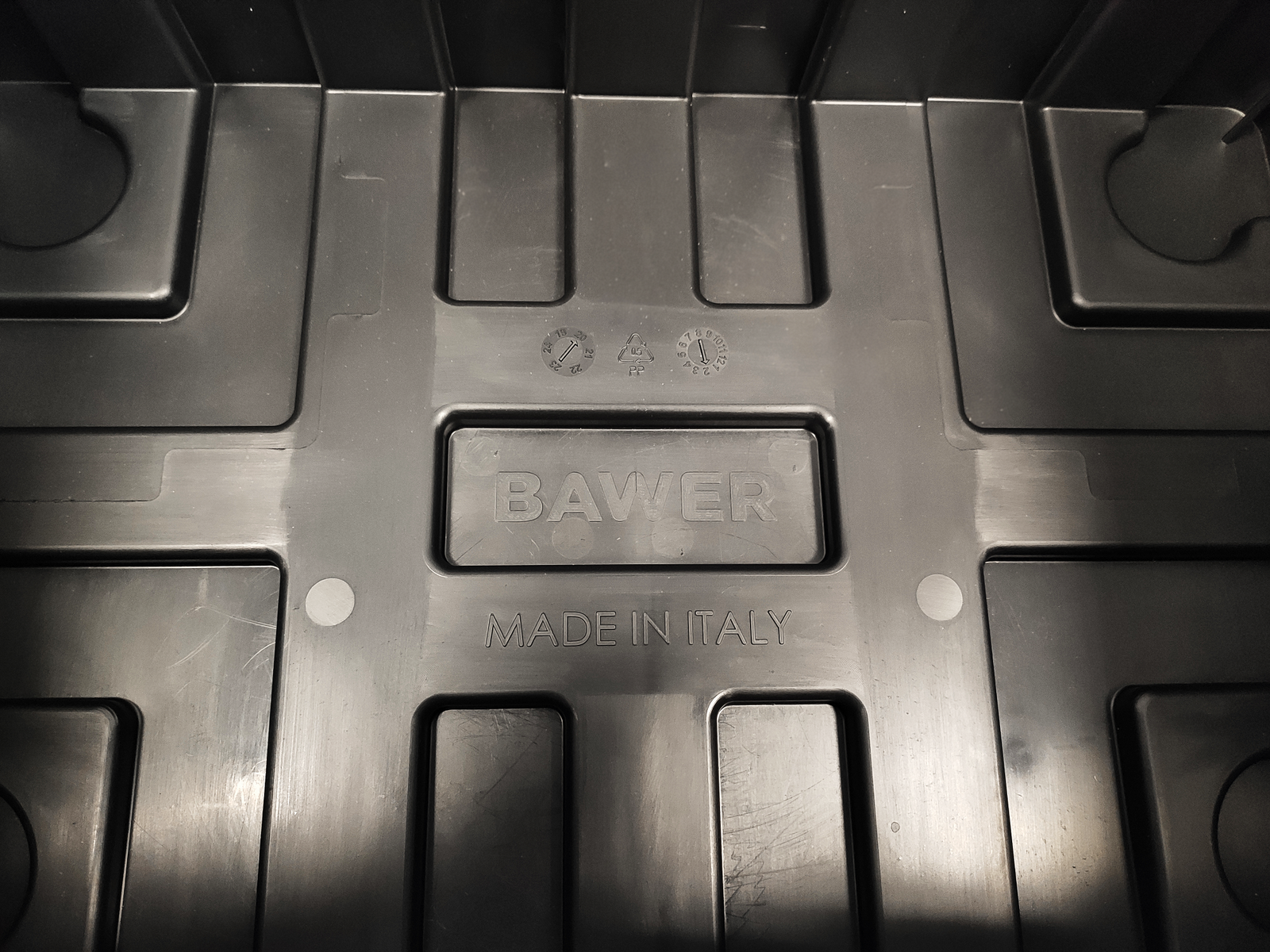 Basic Bawer polypropylene toolbox E0 200 00 max load 45kg without logo