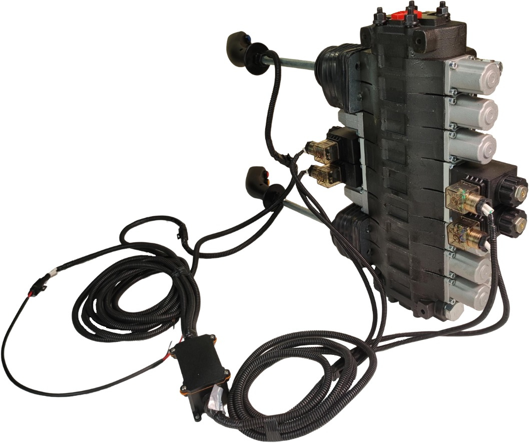Rozdzielacz hydrauliczny 8-sekcyjny, 2 sekcje elektryczne 12V, 90l, 2 joysticki 4-pozycyjne
